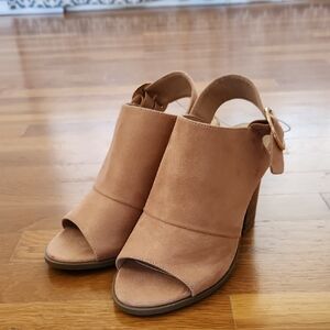 Diba Elegant Tan Women's Heeled Sandals